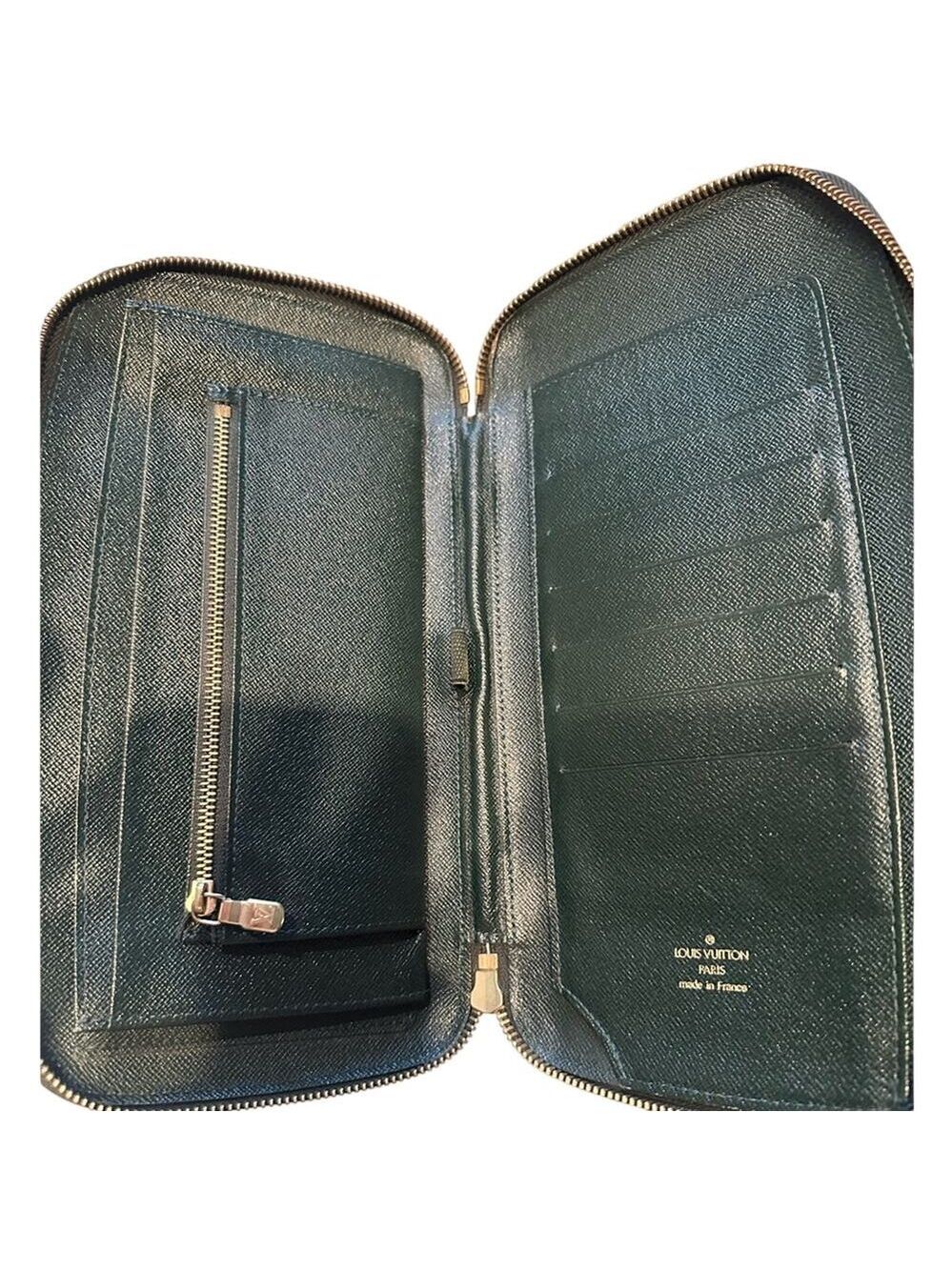 Louis Vuitton Green Epi Taigia Travle wallet